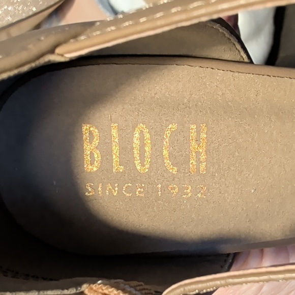 BLOCH Ladies Split Flex Leather Character T Strap Shoes Tan New Size 7 S0390L - Picture 11 of 12